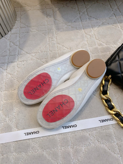 CHAN  New flat shoes