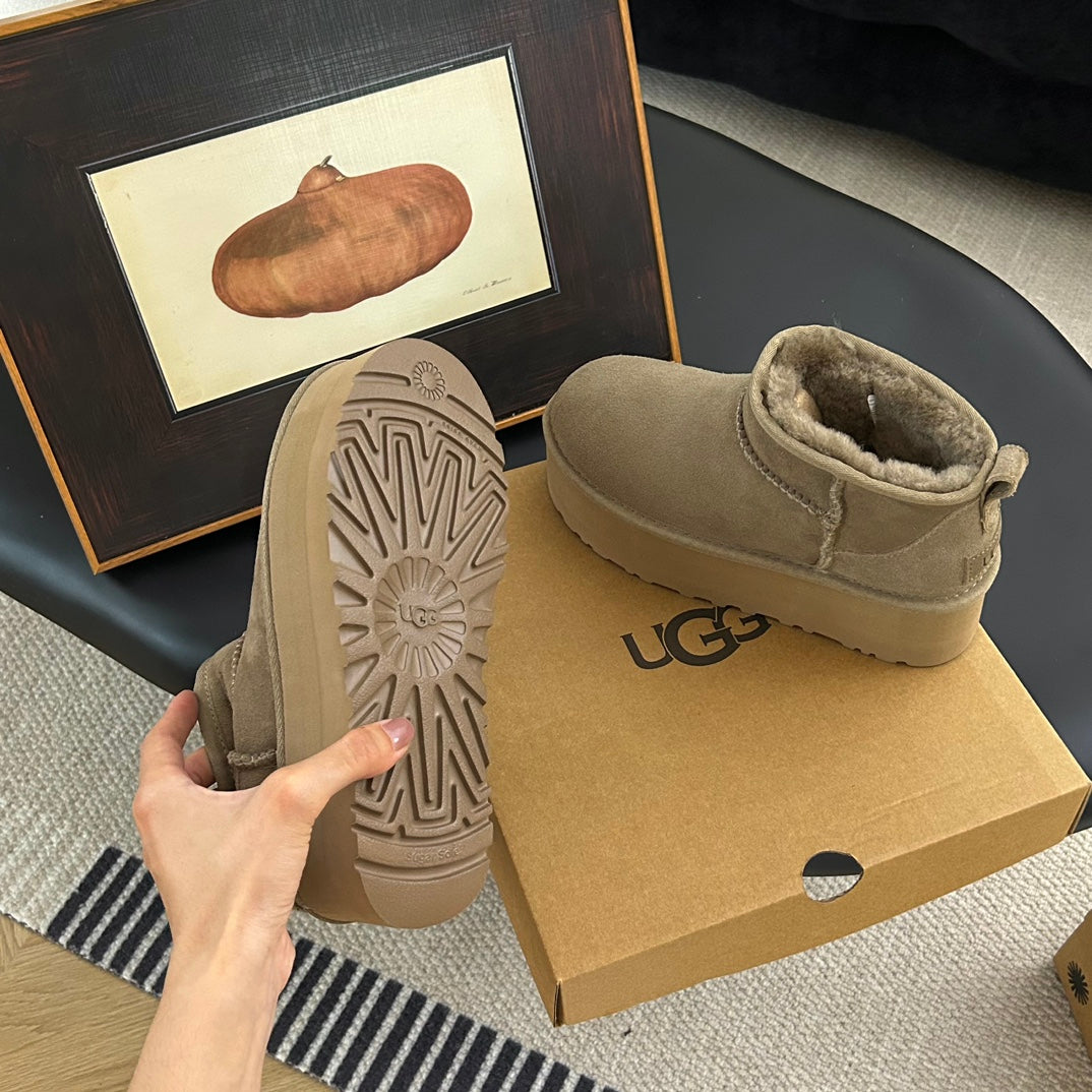 Guc New Platform ankle boots