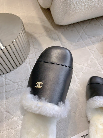 Chan New flat sandals