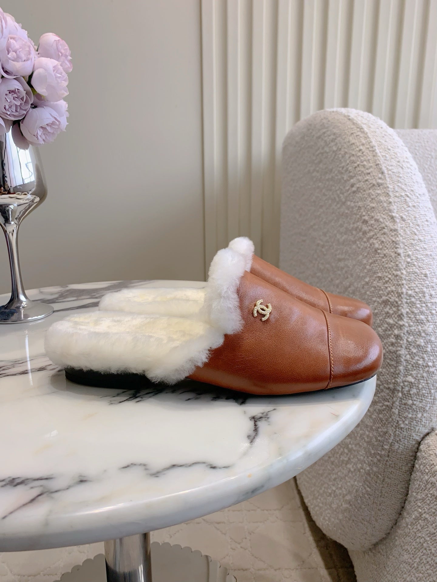 Chan New flat sandals