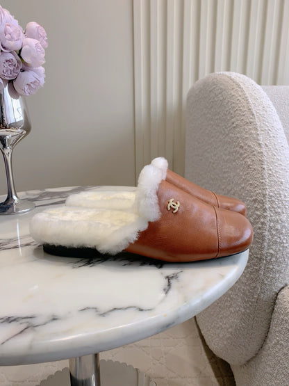 Chan New flat sandals