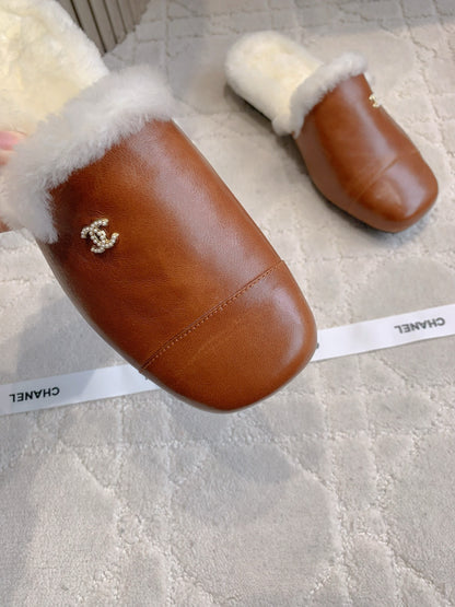 Chan New flat sandals