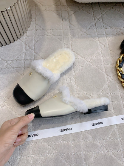 Chan New flat sandals