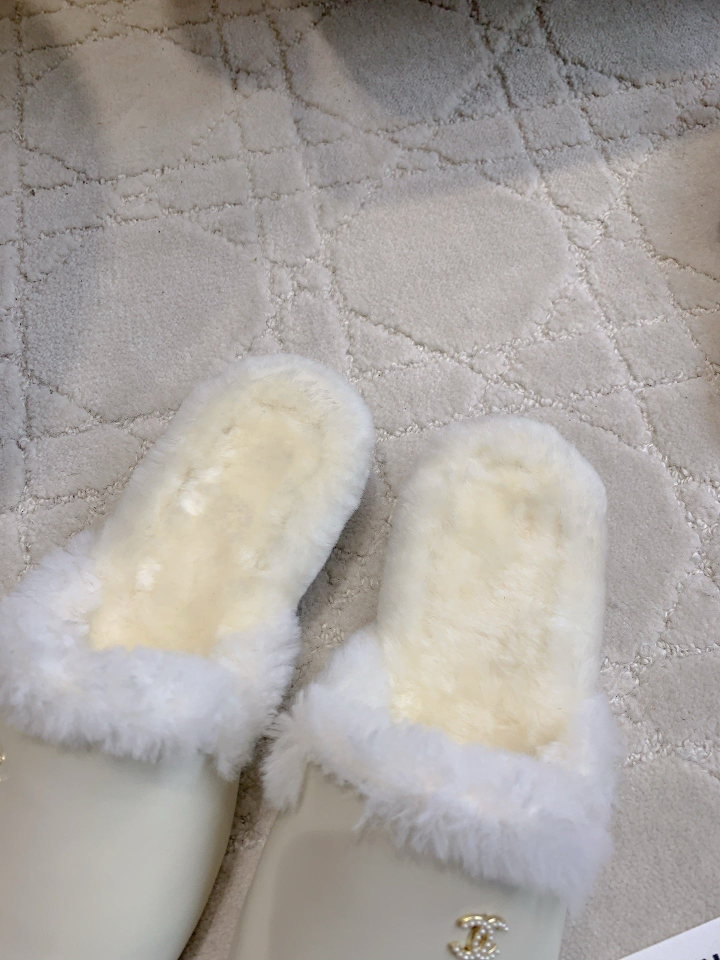 Chan New flat sandals