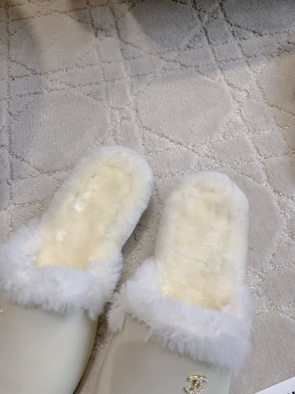 Chan New flat sandals