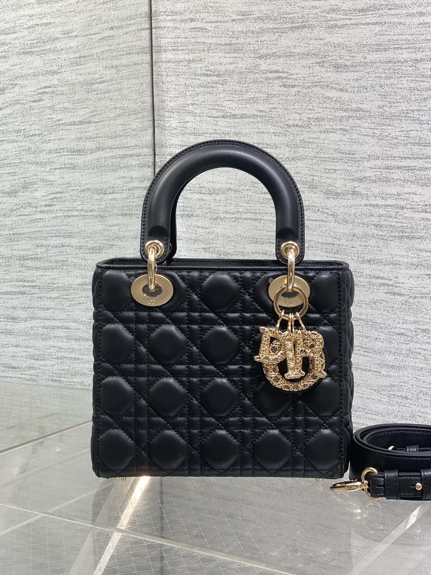 CD new product Daphne bag