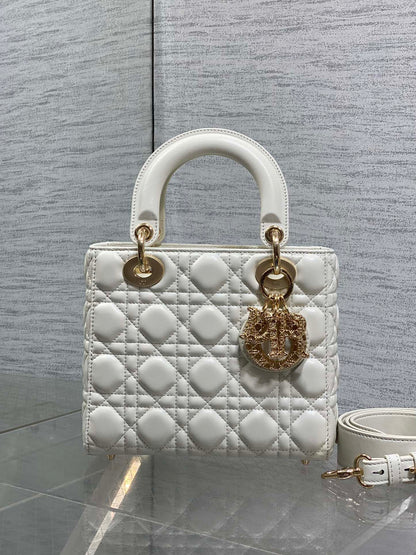 CD new product Daphne bag