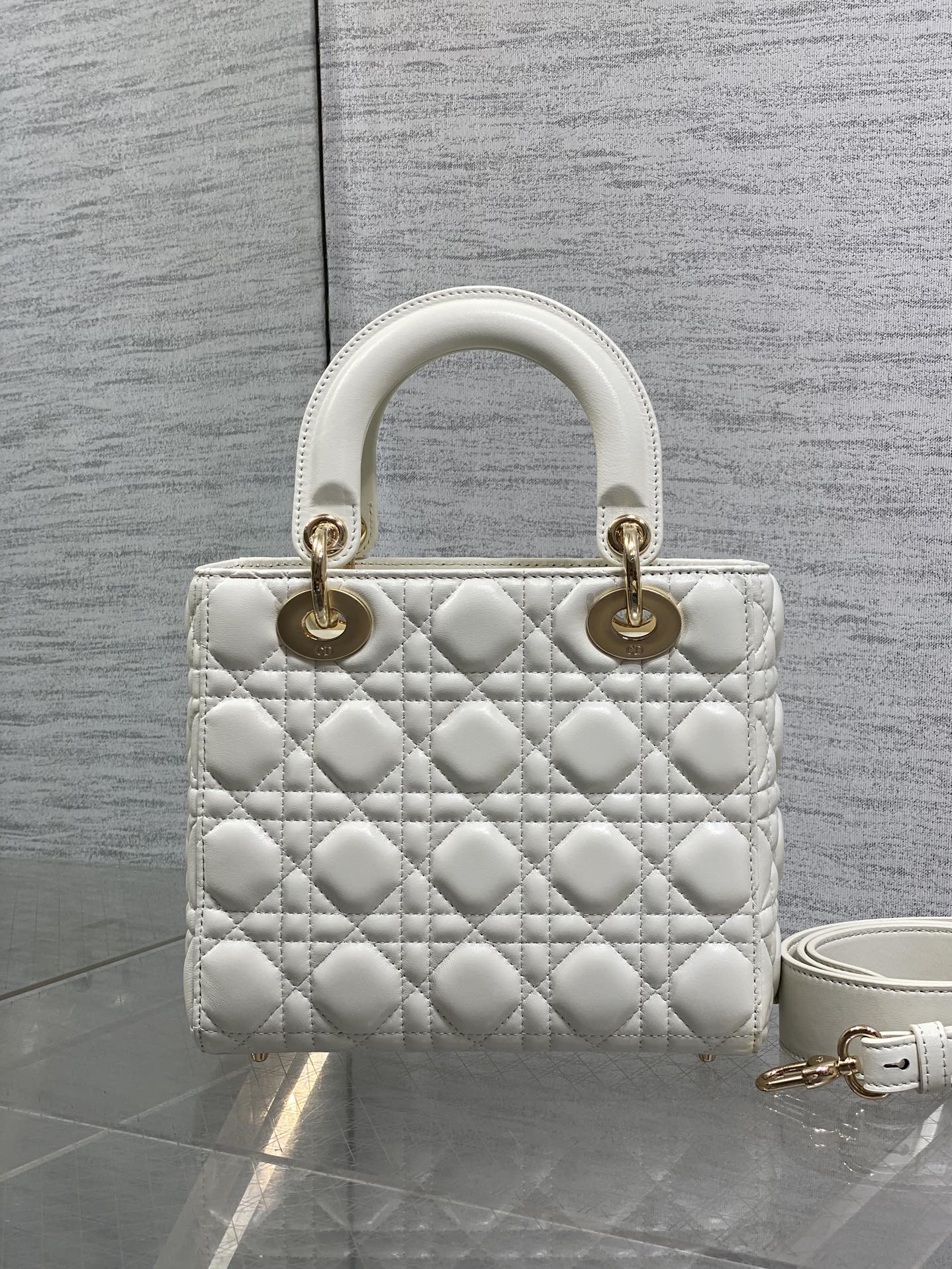 CD new product Daphne bag