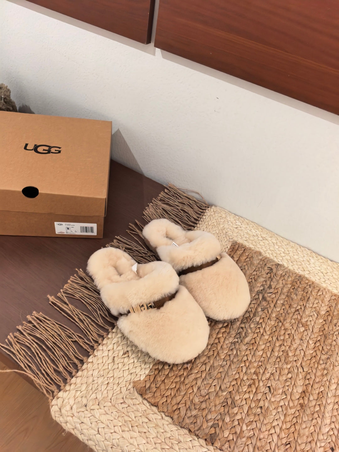 Guc New Side metal slippers