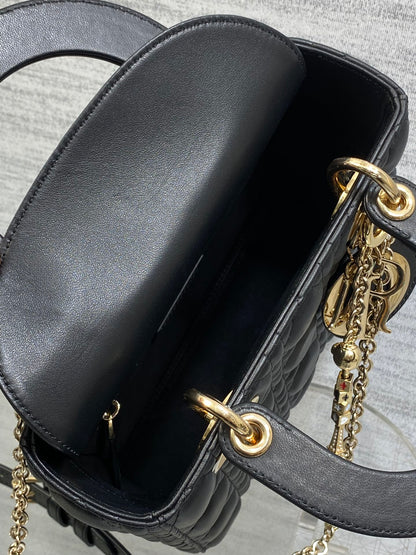 CD new product Daphne bag