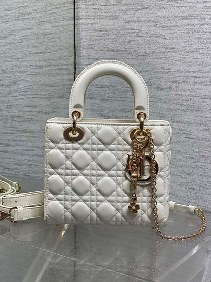 CD new product Daphne bag