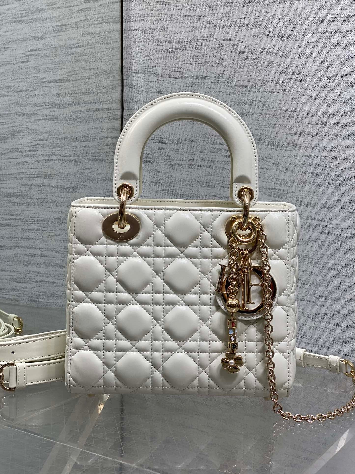 CD new product Daphne bag