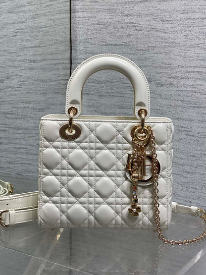 CD new product Daphne bag