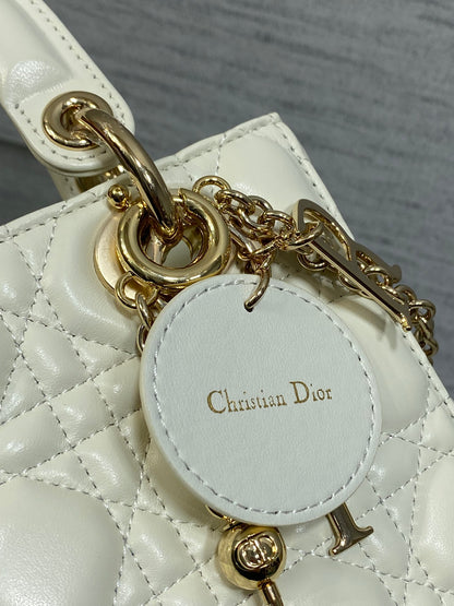 CD new product Daphne bag