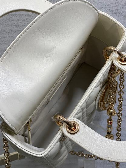 CD new product Daphne bag