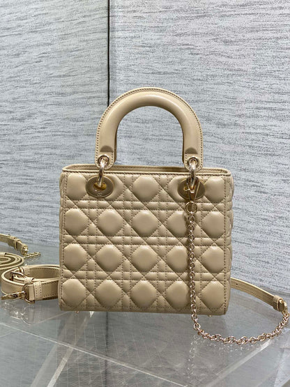 CD new product Daphne bag