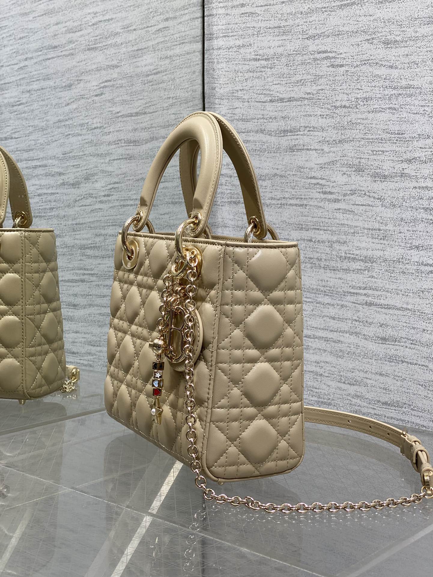 CD new product Daphne bag