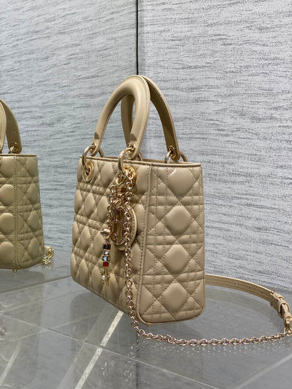 CD new product Daphne bag