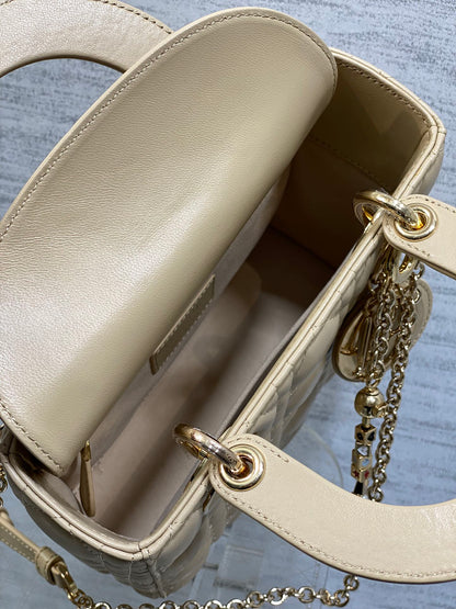 CD new product Daphne bag