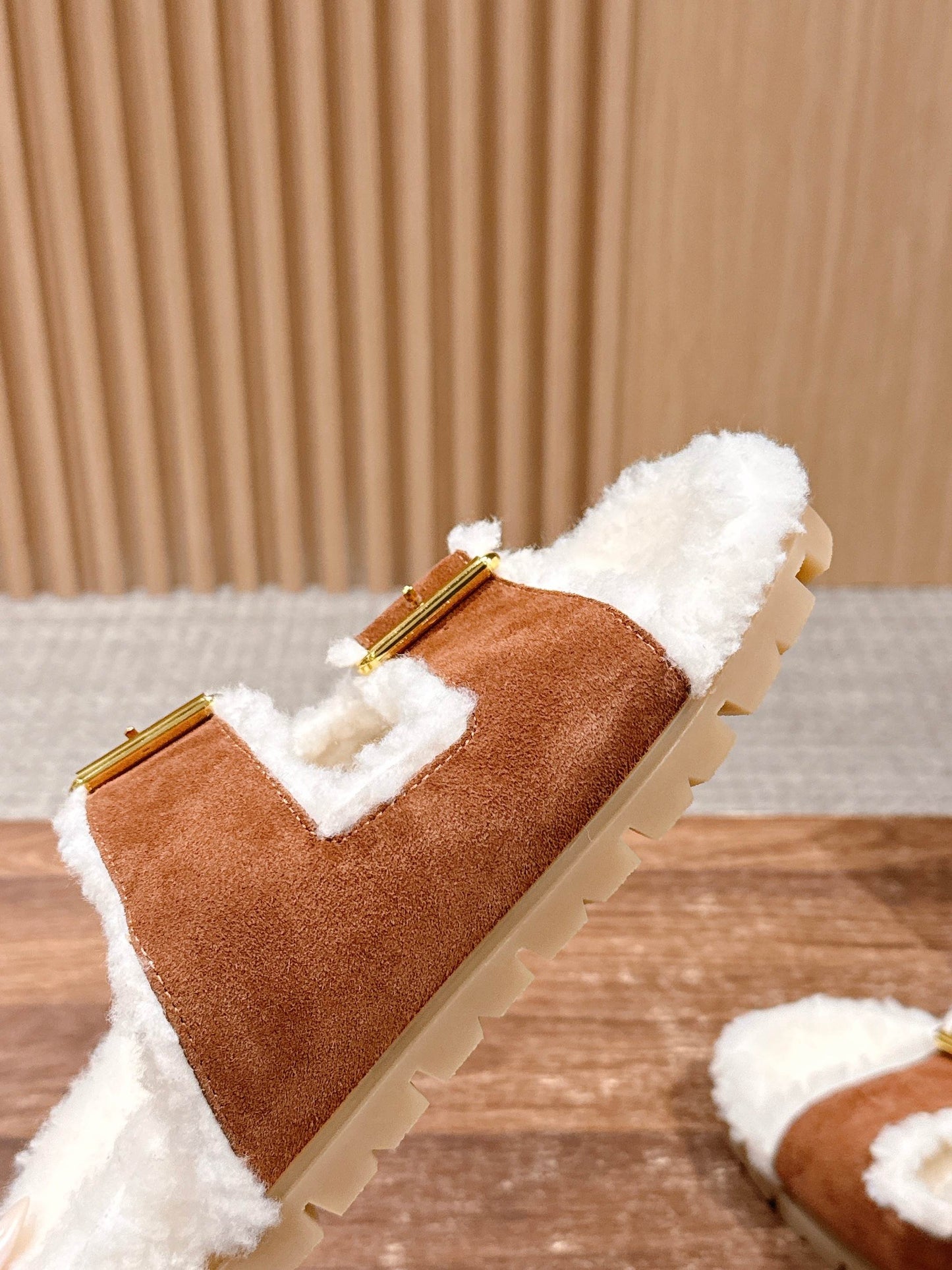 Pra New fluffy slippers