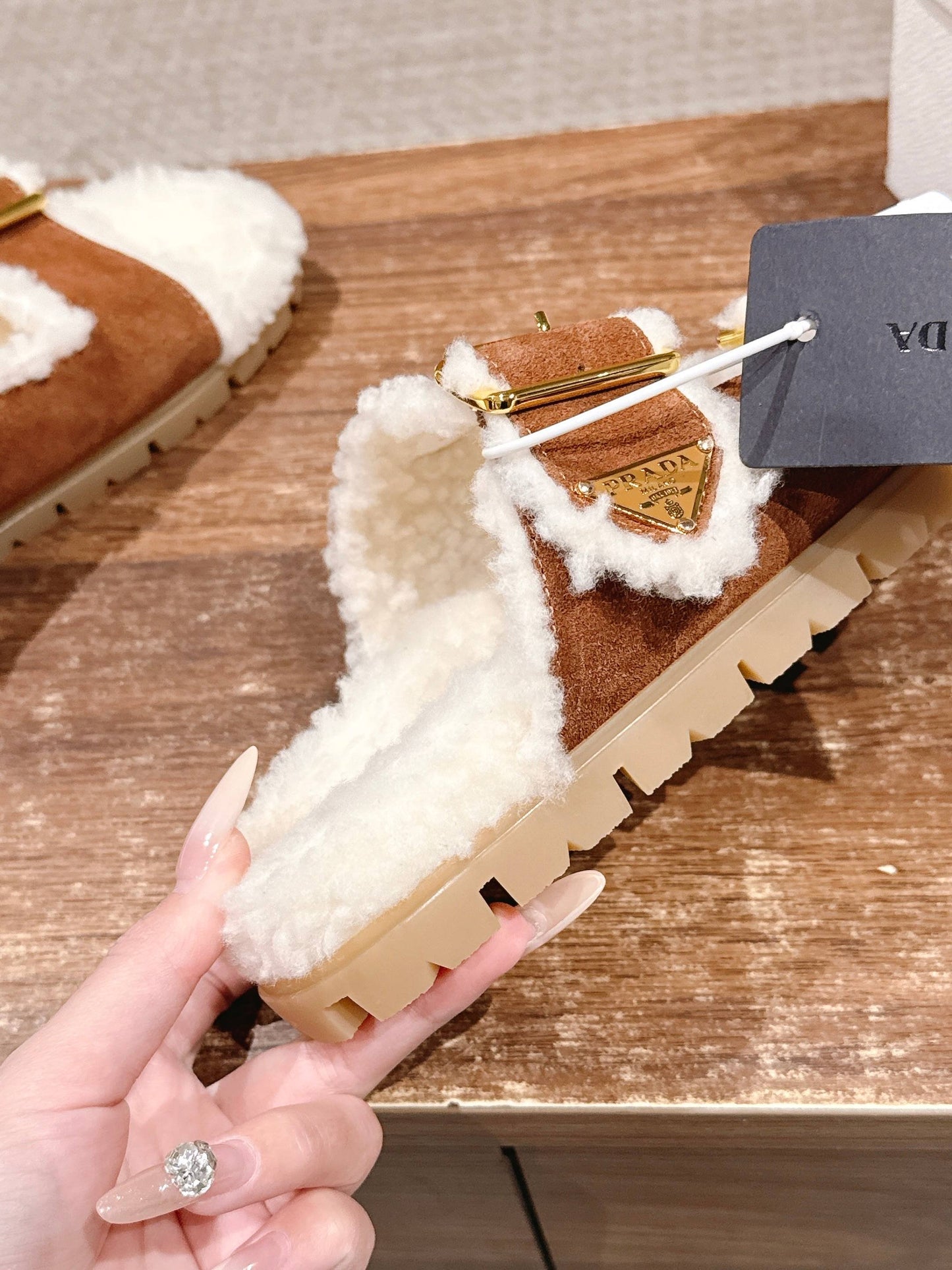 Pra New fluffy slippers