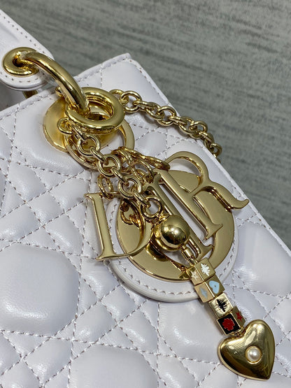 CD new product Daphne bag