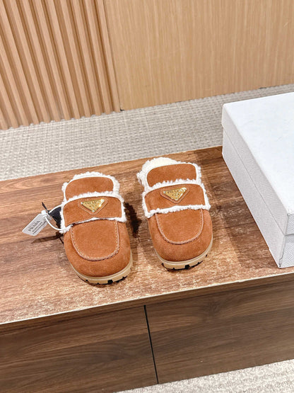 Pra New fluffy slippers