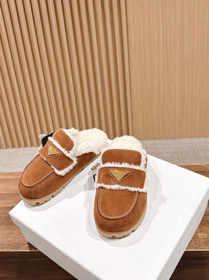 Pra New fluffy slippers