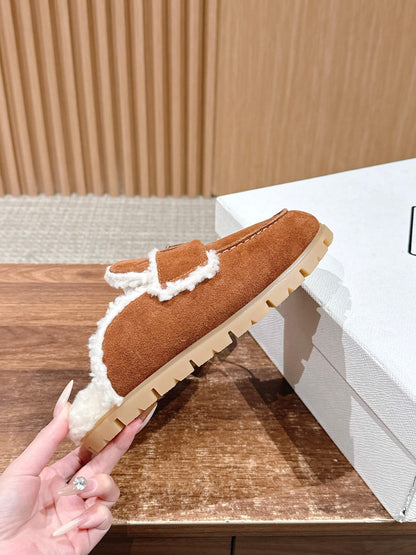 Pra New fluffy slippers