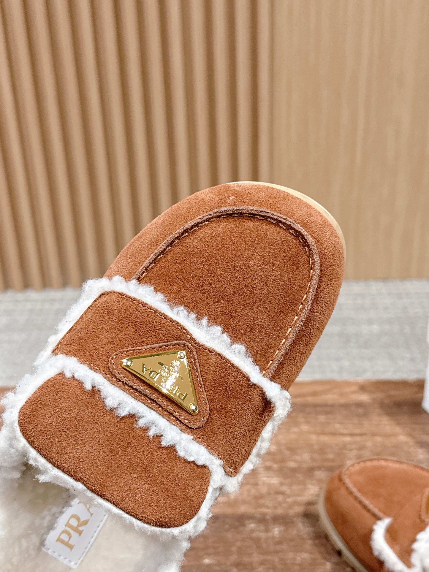 Pra New fluffy slippers