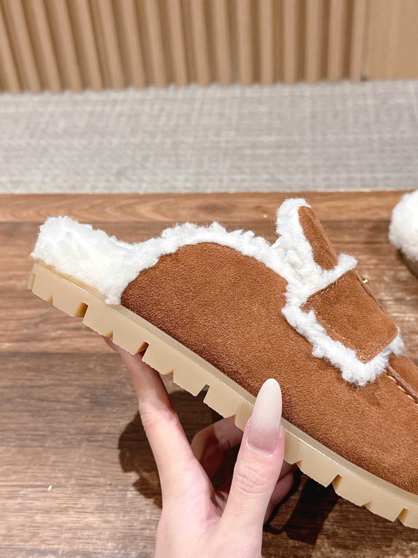 Pra New fluffy slippers