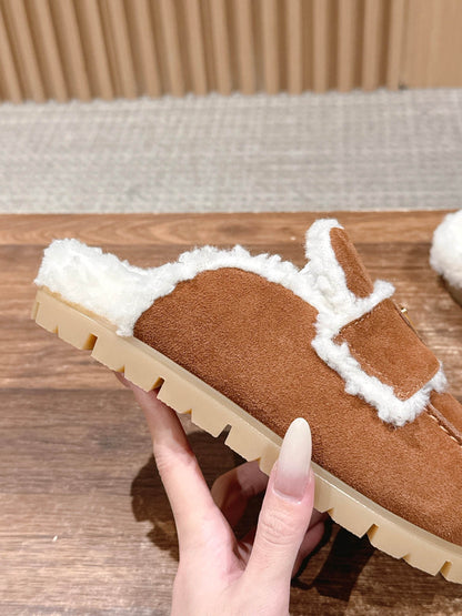 Pra New fluffy slippers