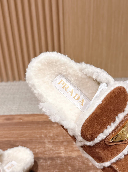 Pra New fluffy slippers