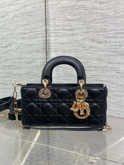 CD new product Daphne bag