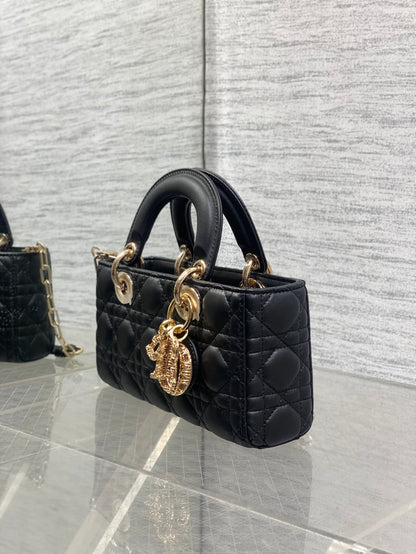 CD new product Daphne bag