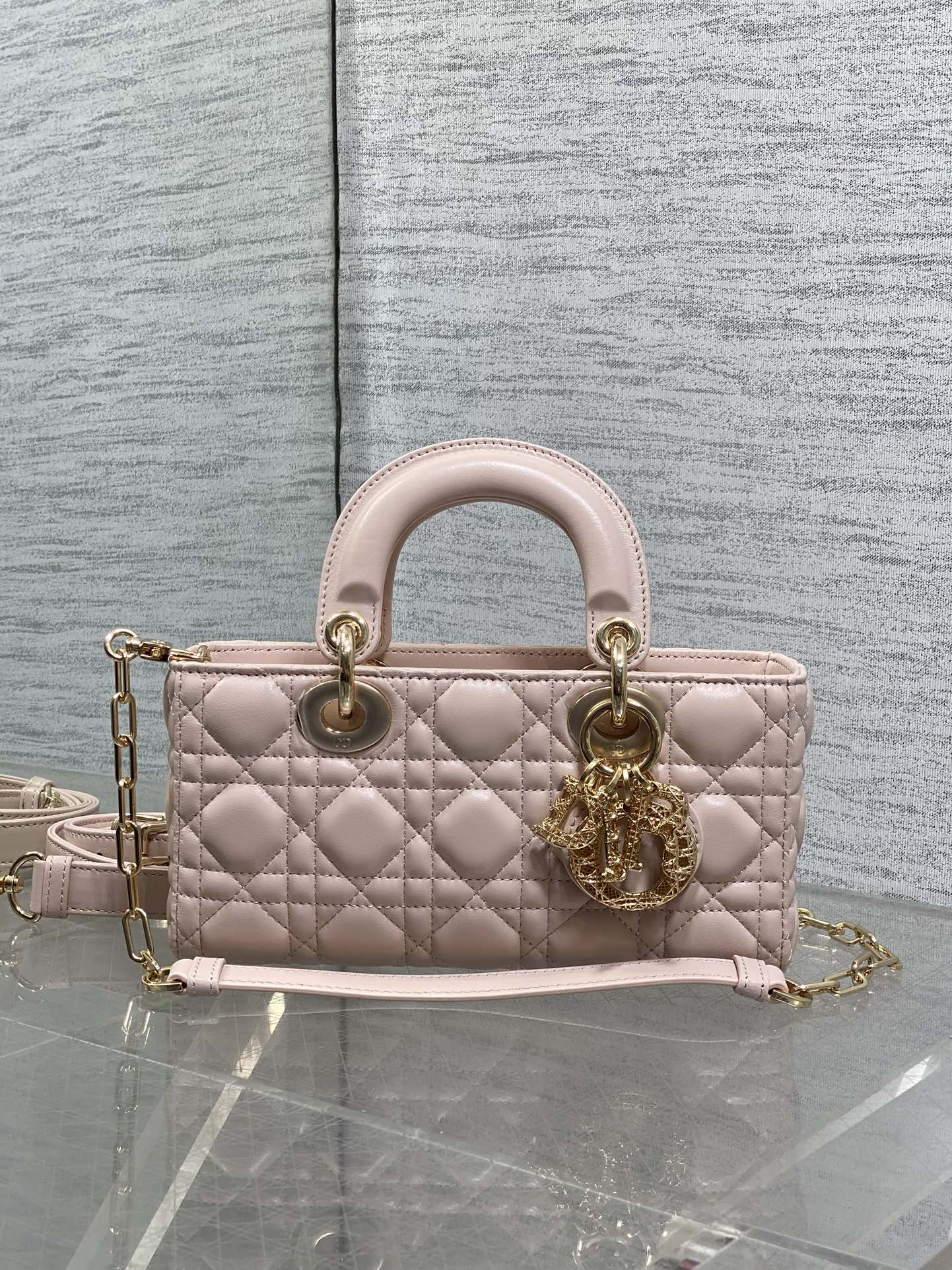 CD new product Daphne bag