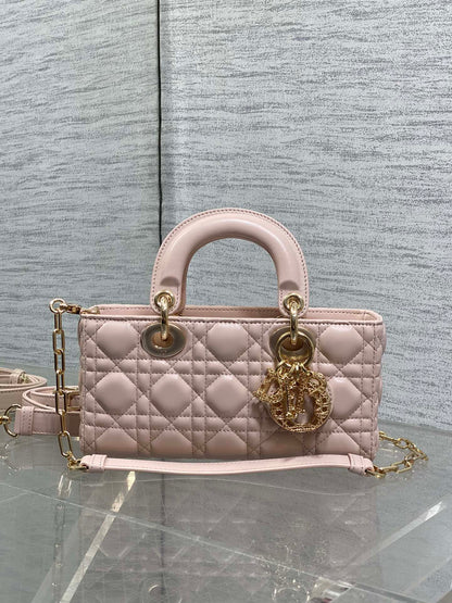 CD new product Daphne bag