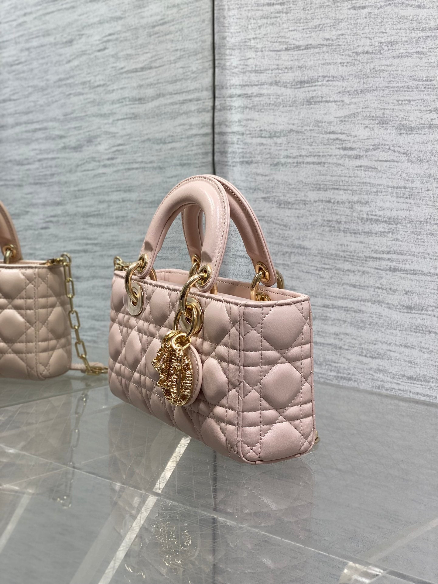 CD new product Daphne bag