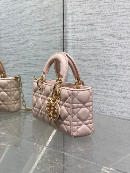 CD new product Daphne bag