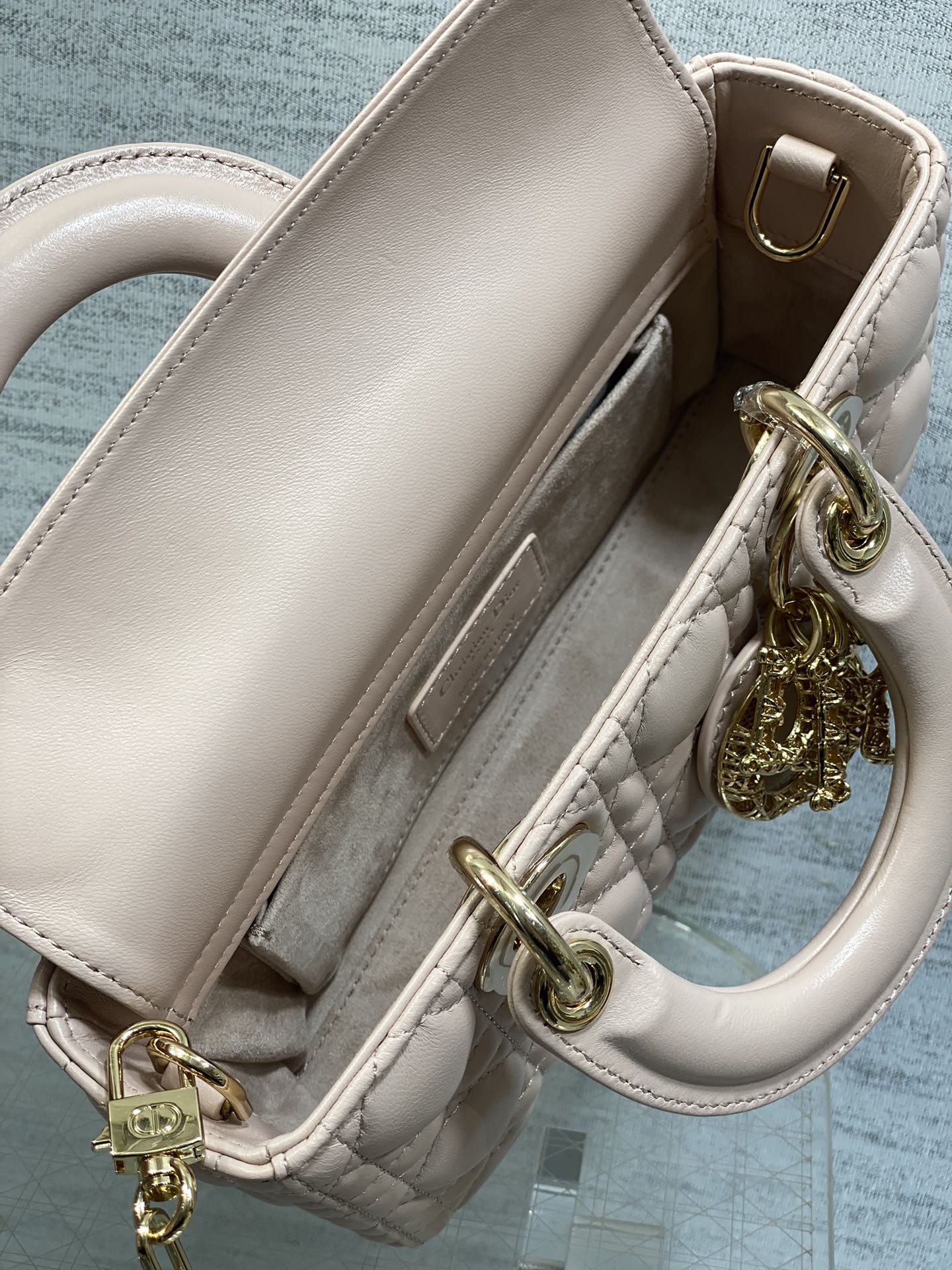 CD new product Daphne bag