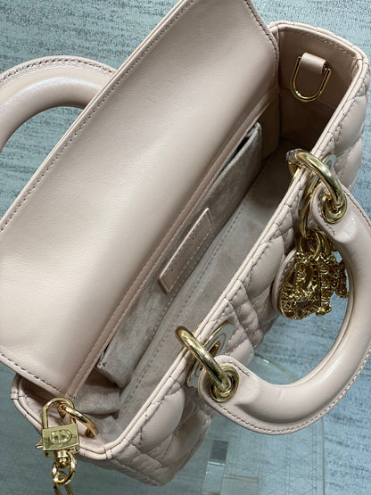 CD new product Daphne bag