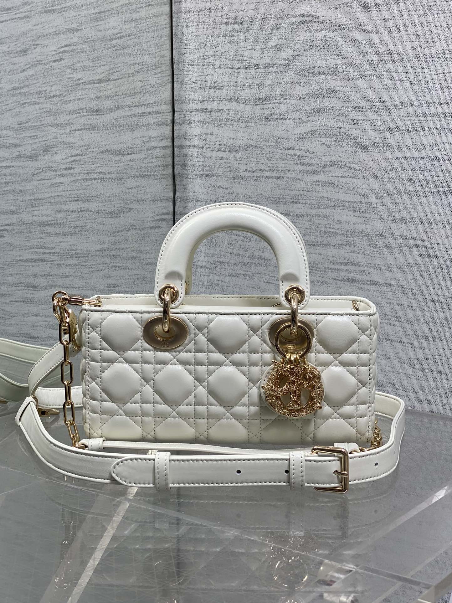 CD new product Daphne bag