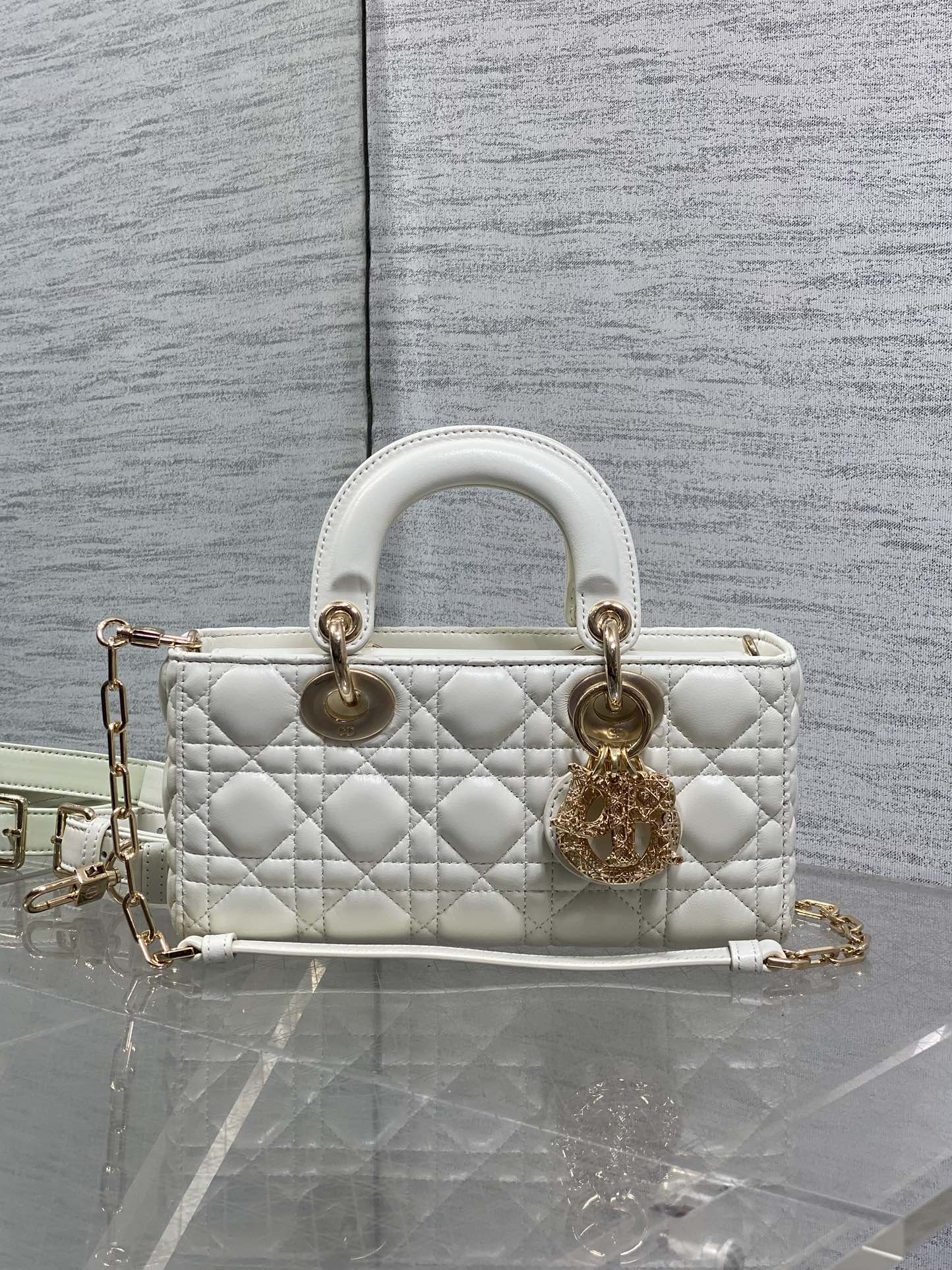 CD new product Daphne bag