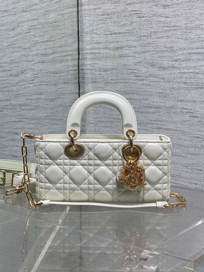 CD new product Daphne bag