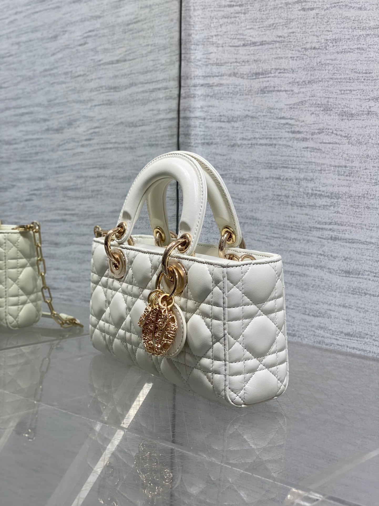 CD new product Daphne bag