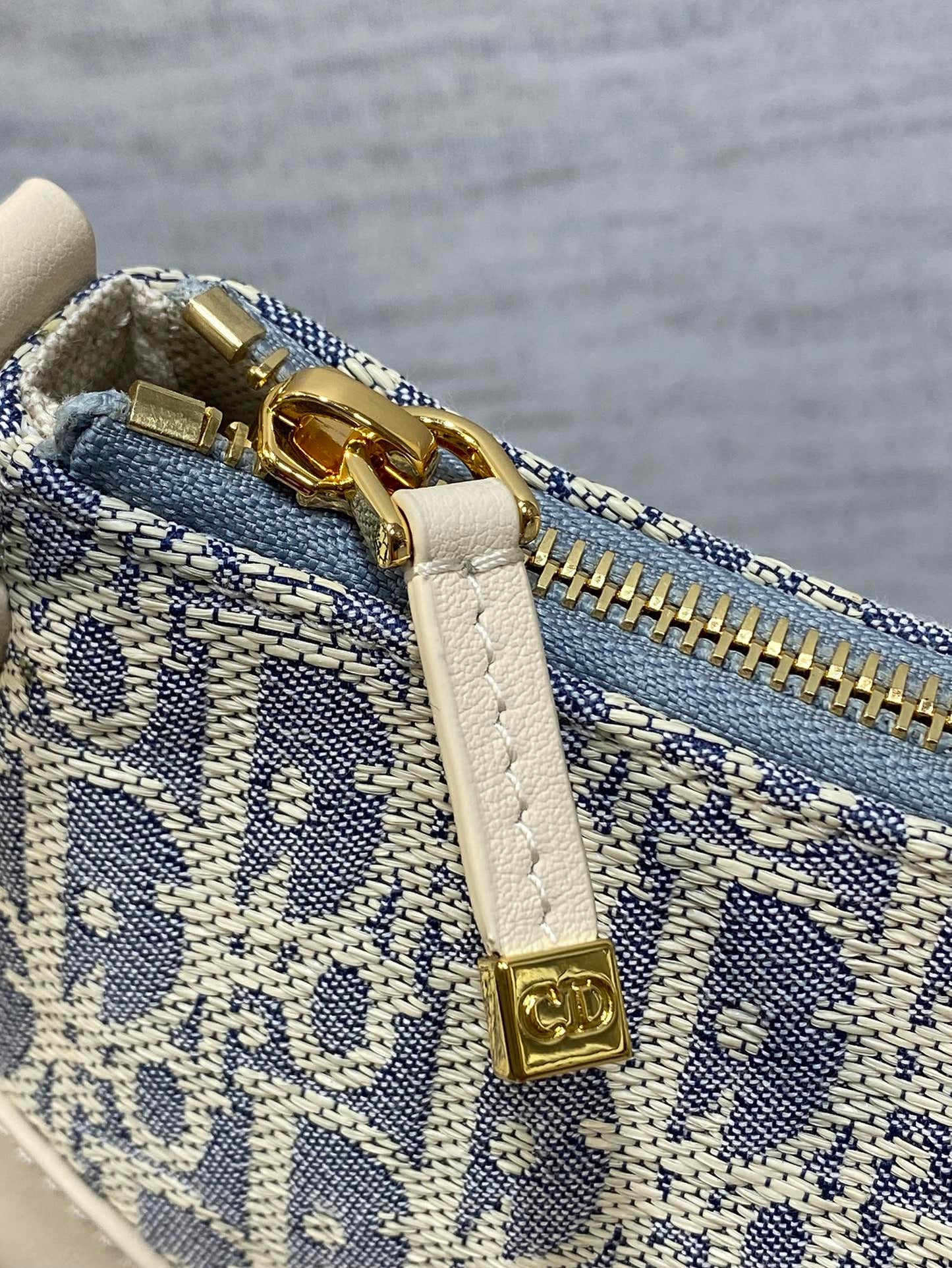 CD new single shoulder bag