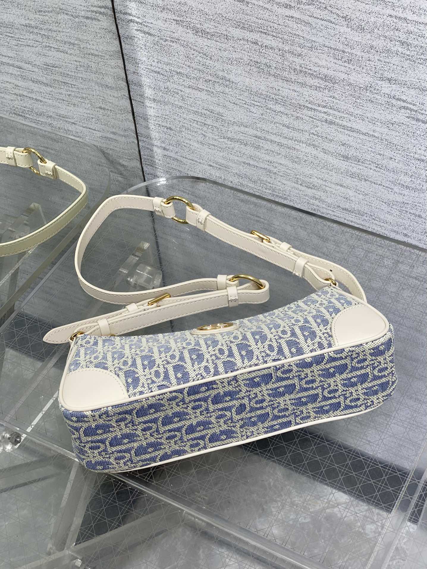 CD new single shoulder bag