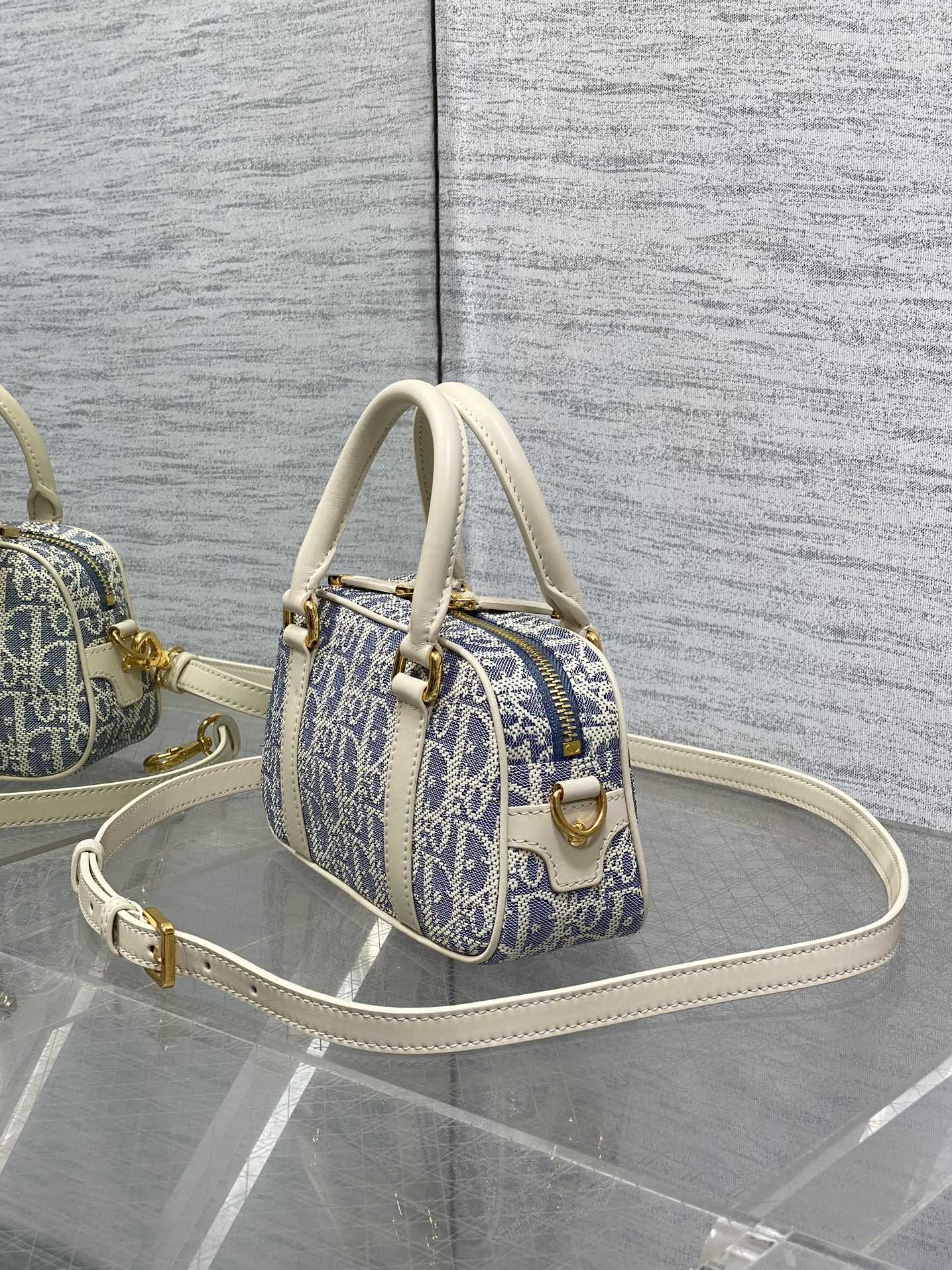 CD new single shoulder bag