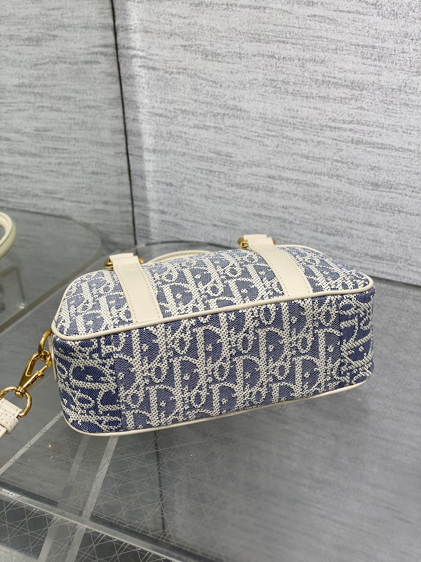 CD new single shoulder bag