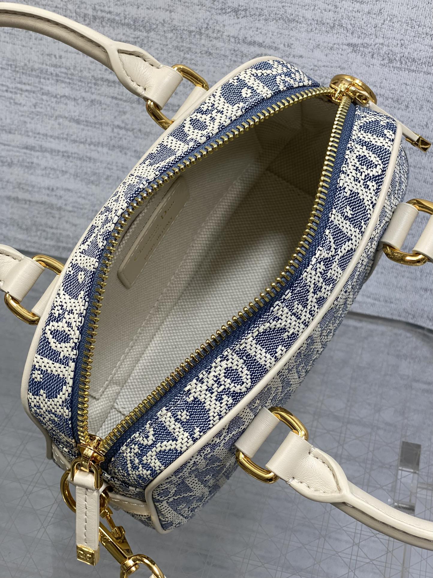 CD new single shoulder bag